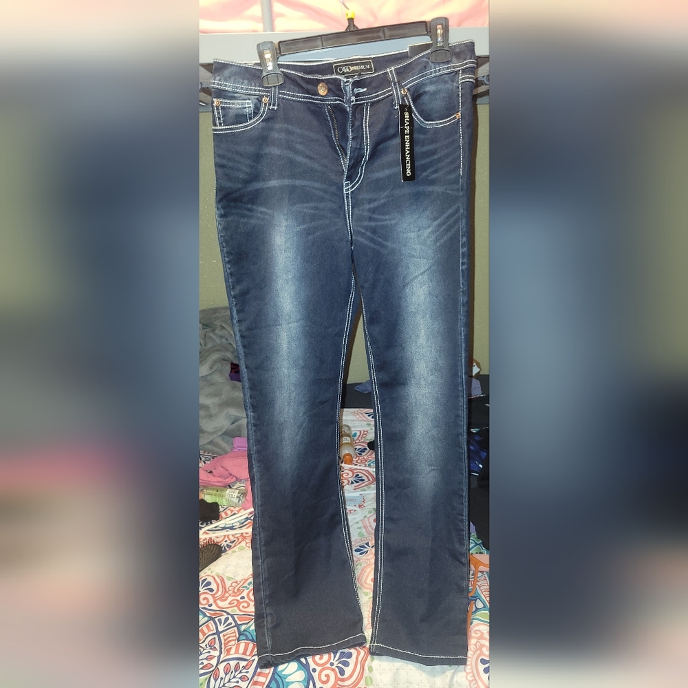 New with tags! Women's Size 12 catos bootcut tummy control jeans